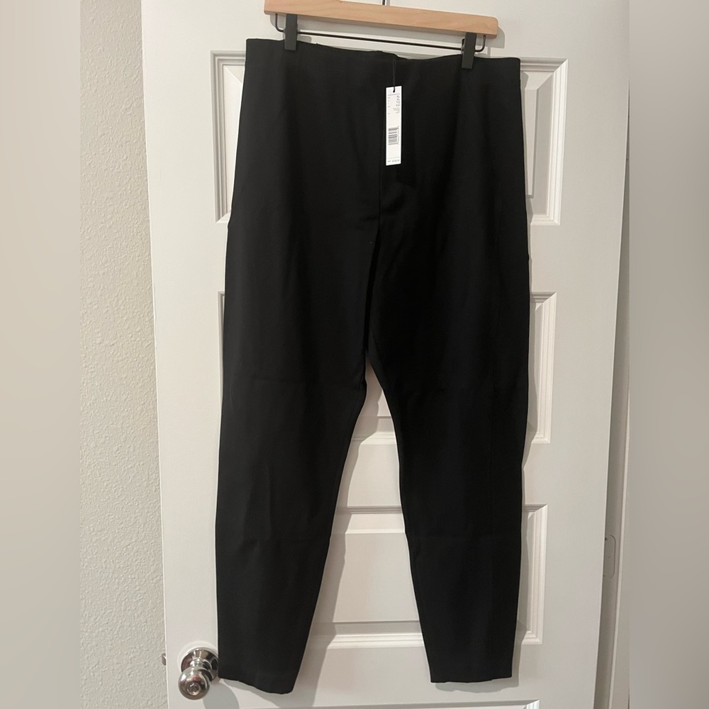 ✨SALE✨ Elie Tahari Black Trina Legging-NWT